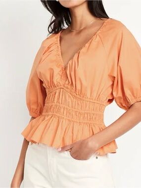 Old Navy Puff-Sleeve Top in an orange color small nwt